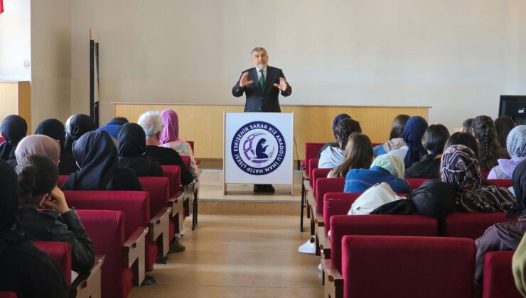 Müftü Gül: Gençleri aydınlatmak bizim en asli vazifemizdir