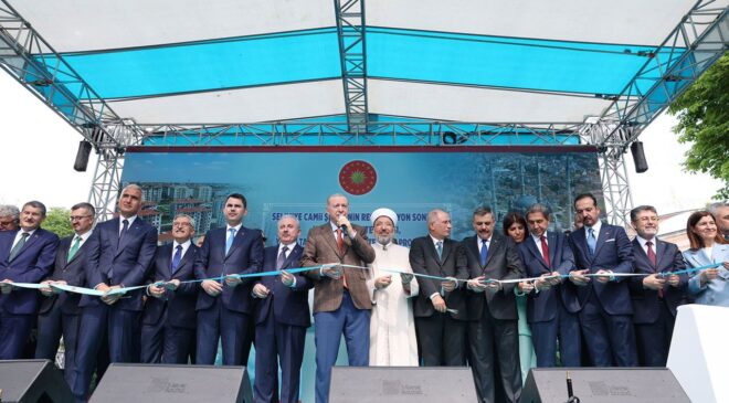 Restorasyonu tamamlanan Selimiye Camii yeniden ibadete açıldı